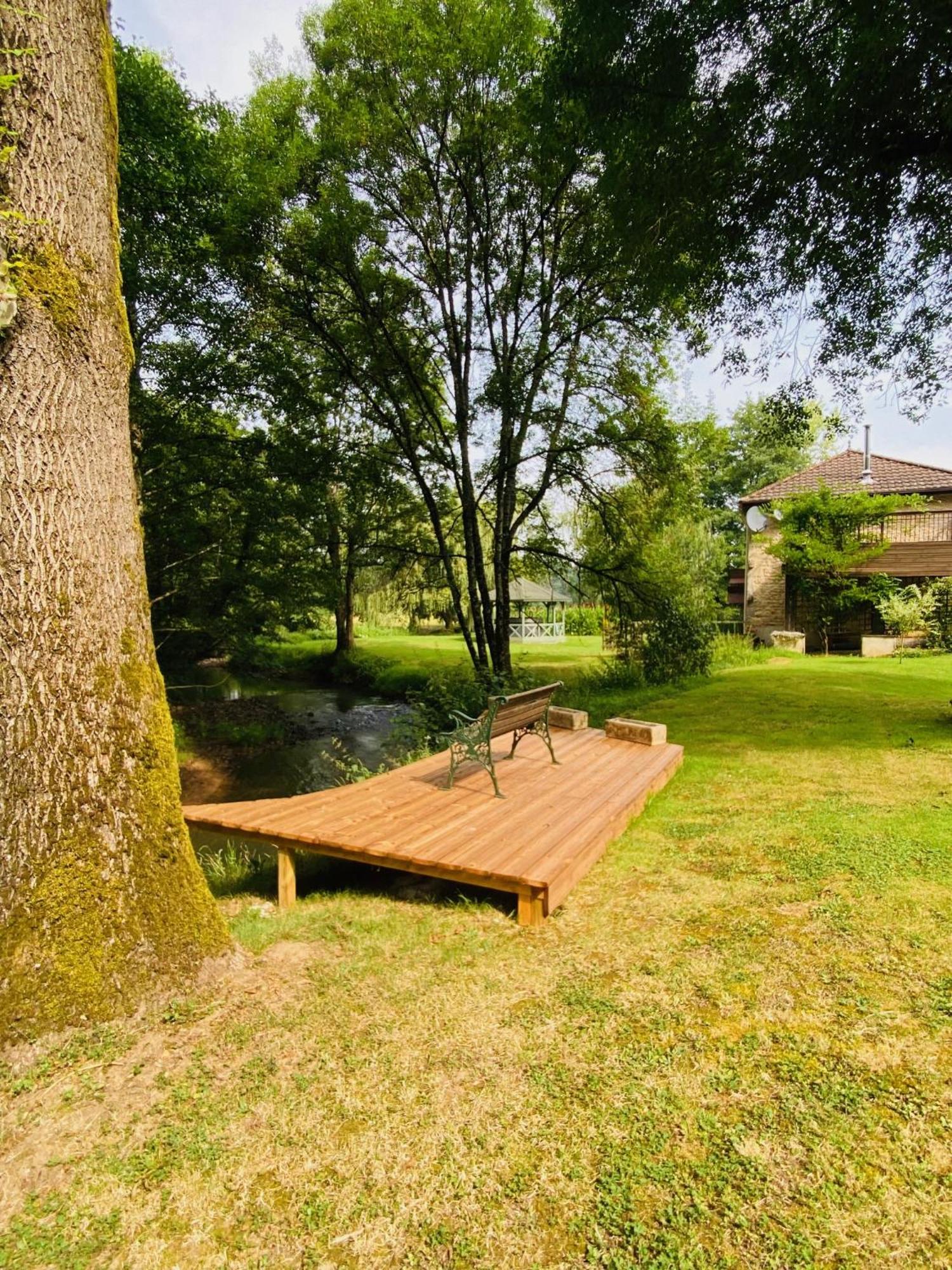 Moulin Du Fontcourt Bed and Breakfast Chasseneuil-sur-Bonnieure Eksteriør billede