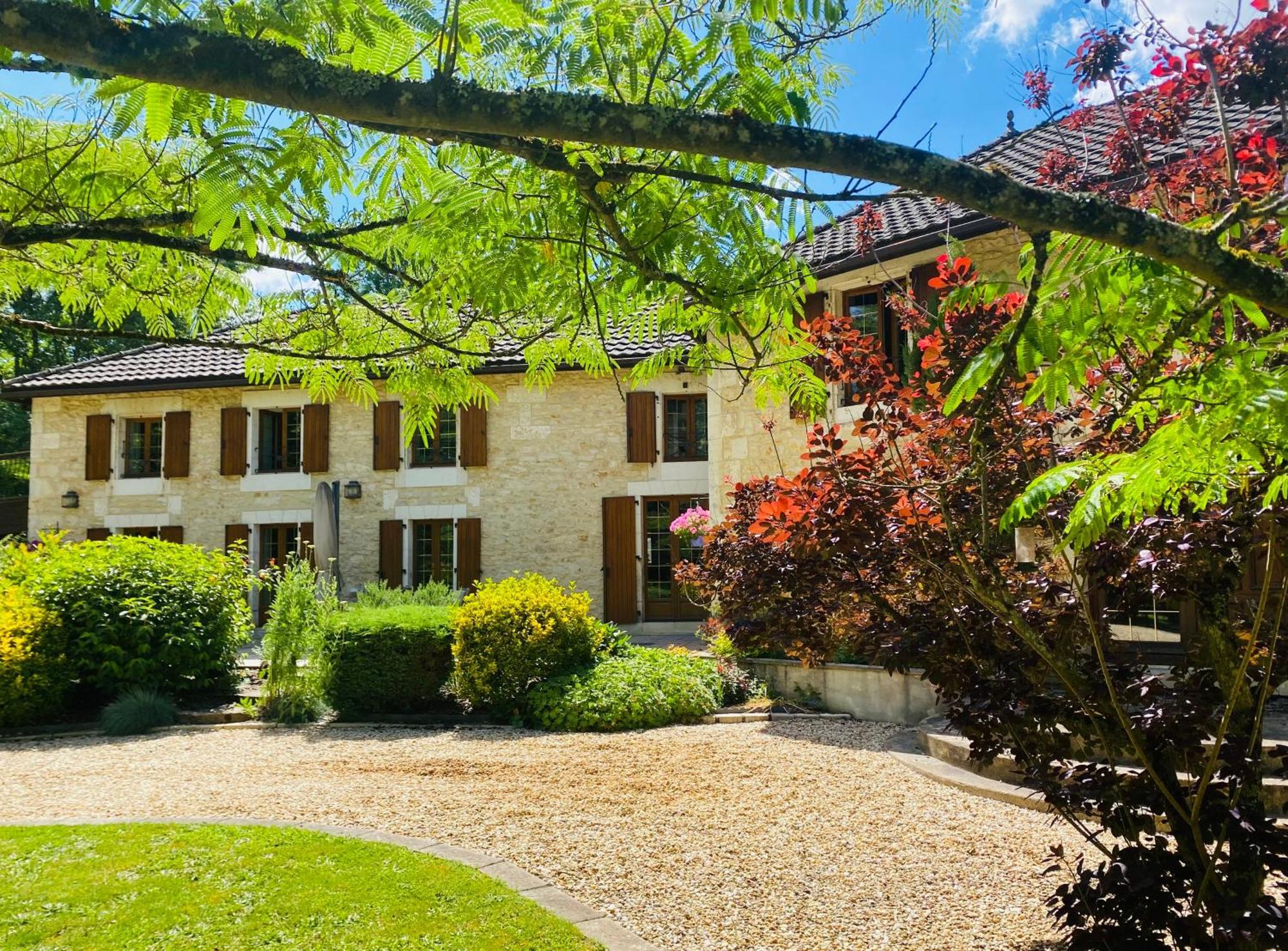 Moulin Du Fontcourt Bed and Breakfast Chasseneuil-sur-Bonnieure Eksteriør billede